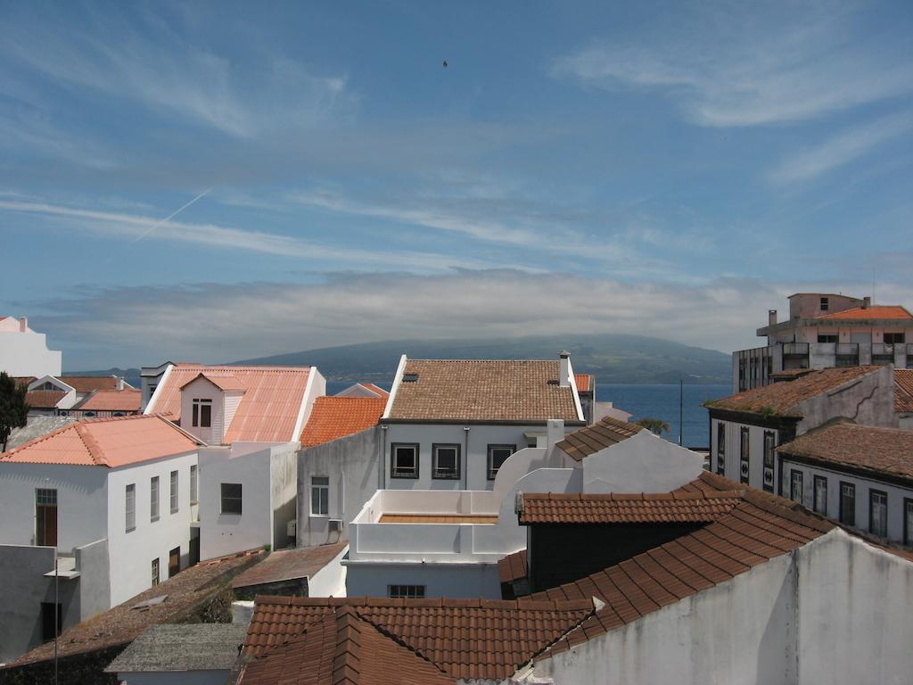 A Casa Do Lado Hostal Horta  Habitación foto