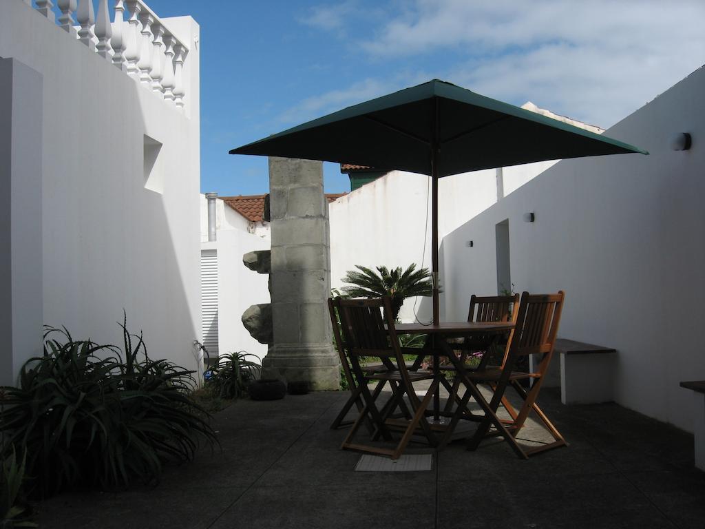 A Casa Do Lado Hostal Horta  Exterior foto